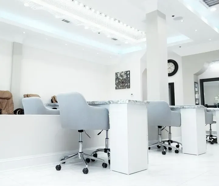 https://cdn.salonspotlight.com/photos/45EMhCZd9I4yA2MhKIIX/6b803fdc-5993-4754-8315-32794dd61ee5_720x720