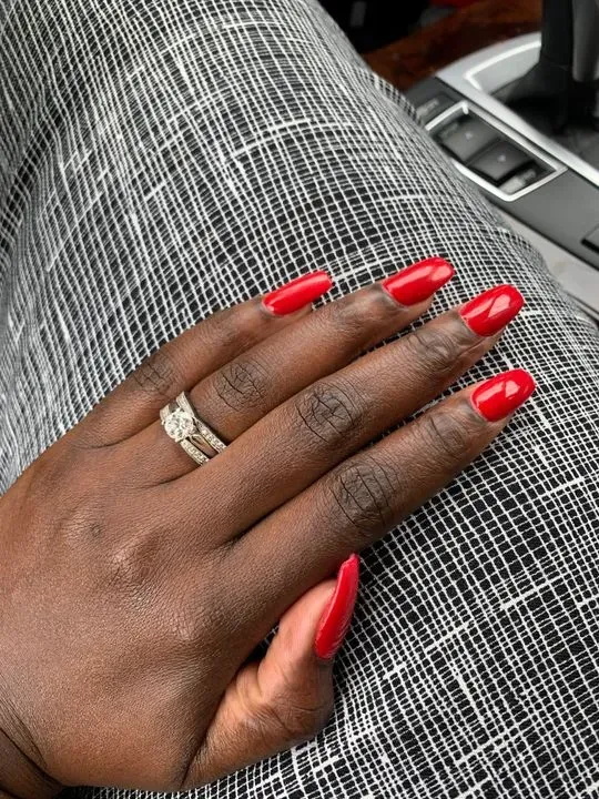 https://cdn.salonspotlight.com/photos/45EMhCZd9I4yA2MhKIIX/e1ec8020-6de4-4b09-b0ac-a1dbc4fc7ee4_720x720