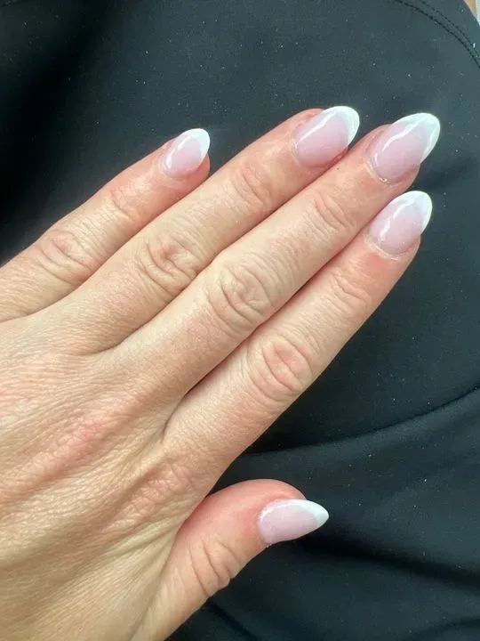 https://cdn.salonspotlight.com/photos/45EMhCZd9I4yA2MhKIIX/fd2b37a1-8373-4ab3-a64e-7a9c008848f8_720x720