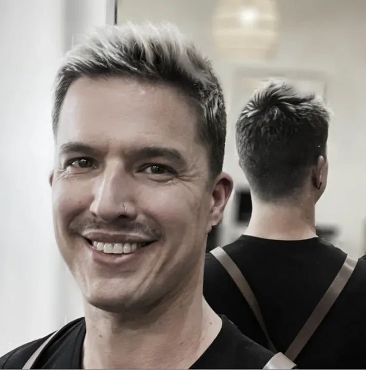https://cdn.salonspotlight.com/photos/45VOhJDLgiE0PaI62t5Q/c85d57f6-a16e-4a05-96f8-07a865e52354_720x720