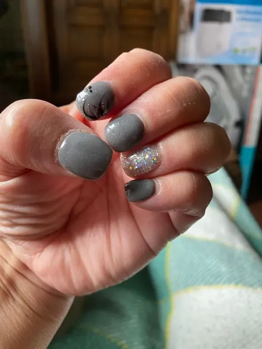https://cdn.salonspotlight.com/photos/45nMXSLzqV6KNpwQAHEQ/4982302a-a3b6-4425-9a1c-847a5130f711_720x720