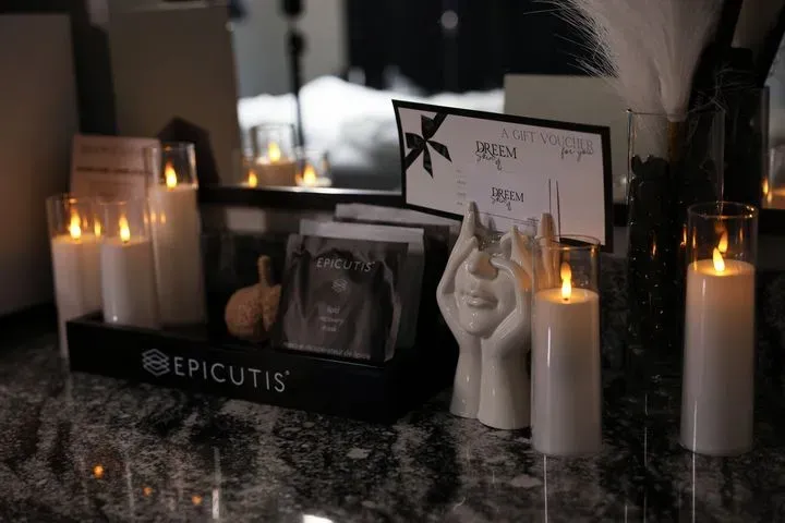 https://cdn.salonspotlight.com/photos/47AcDMyRRdN6zo6MOYjm/6698609b-32f0-40ea-80d0-f78c8fa7d7ac_720x720