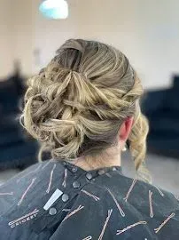 https://cdn.salonspotlight.com/photos/481t2BfDQnGX1EET6DV4/366b4663-c064-46aa-a59d-cc1f84e4951f_720x720