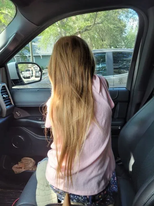 https://cdn.salonspotlight.com/photos/481t2BfDQnGX1EET6DV4/b0cad260-e812-4ff8-9236-8829eaffcecb_720x720