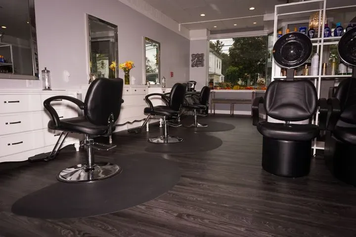 https://cdn.salonspotlight.com/photos/487PfSkgabvmopsl8HzH/3ad3faae-6e51-4a41-ace4-58eb92756376_720x720