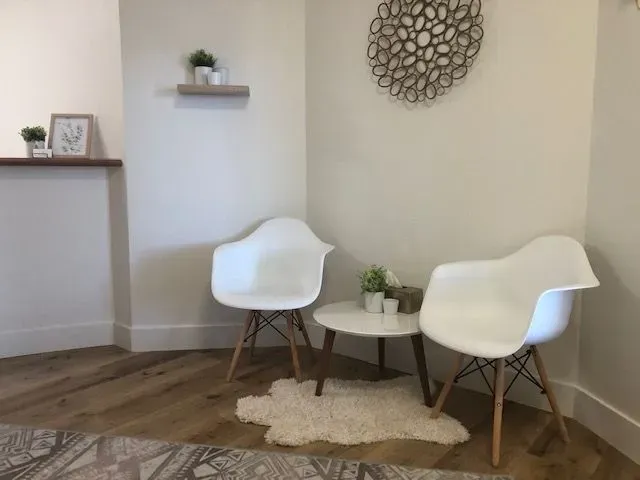 https://cdn.salonspotlight.com/photos/494RhmWiFLQjvBjwLgTK/d2e3ebbb-15db-41e7-97b9-388739bab16d_720x720
