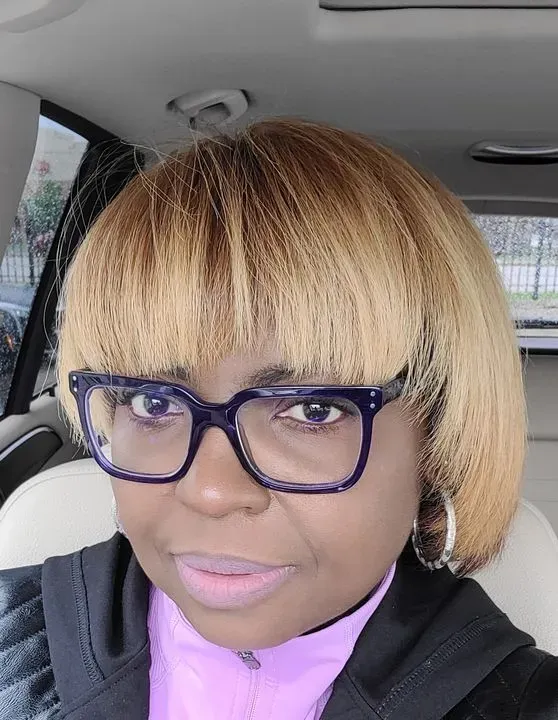 https://cdn.salonspotlight.com/photos/4BO1AsJEvgrRWt6G0OzM/8d885db5-c347-4e66-9686-42c3f1e81412_720x720