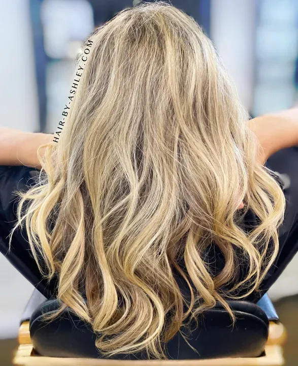https://cdn.salonspotlight.com/photos/4GdU1uLeRBViqD6M11T2/0a3a610e-8cd2-4f0f-ae5b-b1d39545800b_720x720