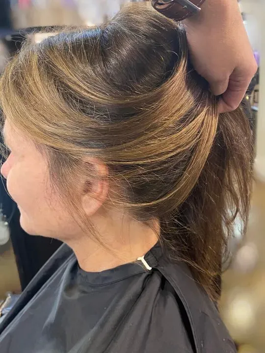 https://cdn.salonspotlight.com/photos/4GdU1uLeRBViqD6M11T2/0ebf6988-29e9-4550-8564-4936fc93033a_720x720