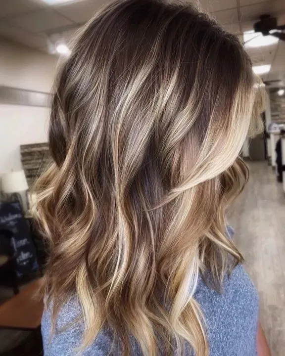 https://cdn.salonspotlight.com/photos/4IDMhXAuISBJyvb8Nwyk/3c82bf96-602a-4a7e-afc9-0b2255ea4f04_720x720
