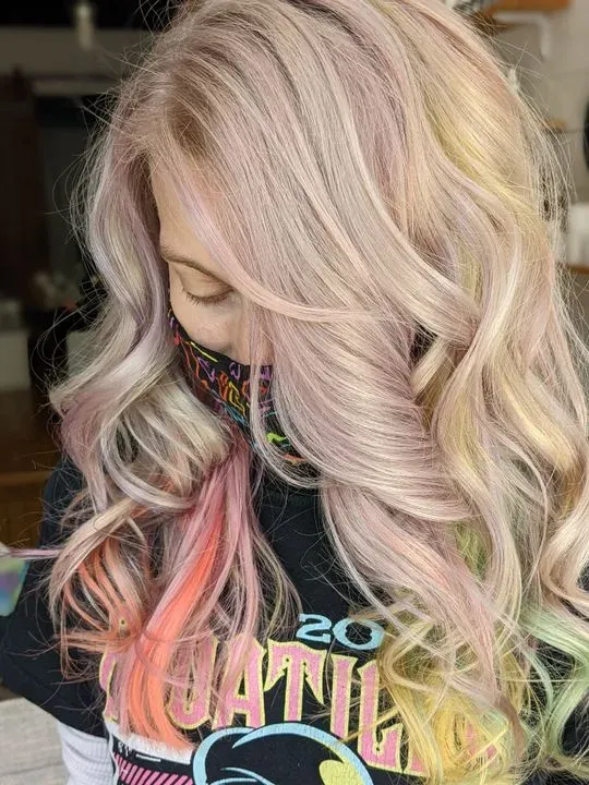 https://cdn.salonspotlight.com/photos/4JeGAmQrl2YTDRo7IWUx/6e21d418-1c84-4f49-af2e-81abd41e3c56_720x720