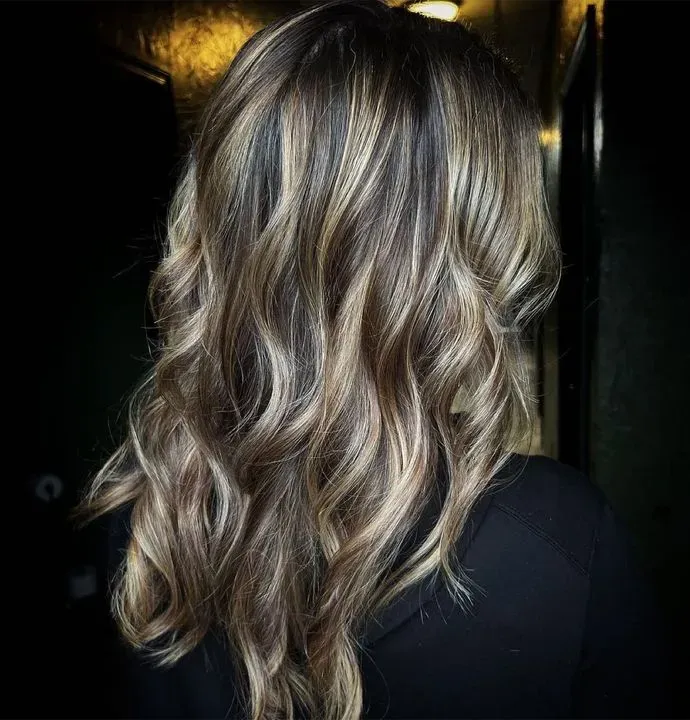 https://cdn.salonspotlight.com/photos/4MLBhu7vv6DdCTXGMyE1/1d922f30-4e9b-4b10-b4fd-4a9c26b27899_720x720