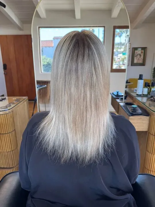 https://cdn.salonspotlight.com/photos/4MyZl7FJYWvvEP8qDMke/833b9994-2dc0-47ac-8bc0-113bbf377fd1_720x720