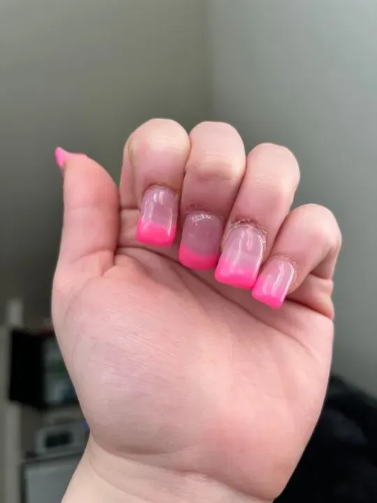 https://cdn.salonspotlight.com/photos/4NJpIFbIlB2UWMNnaSoK/b73e821d-26a4-41fb-a578-93eed48e18e2_720x720