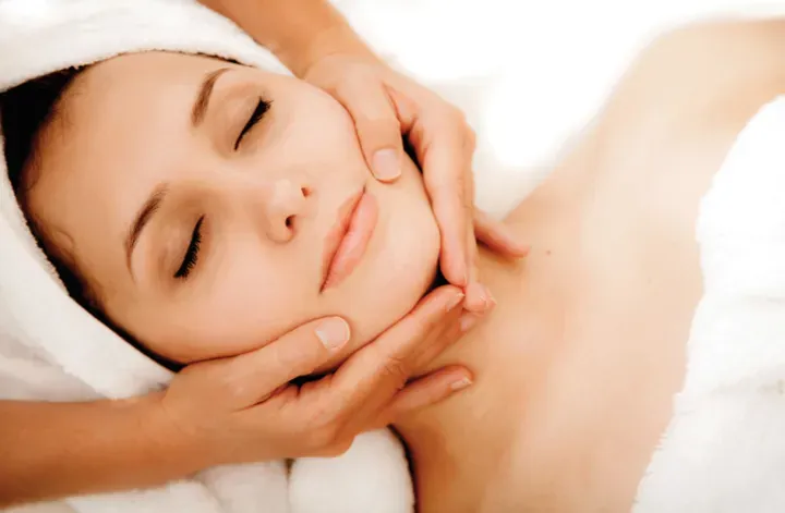 https://cdn.salonspotlight.com/photos/4NmP5SWz1gV5RXC6igdd/39076891-40c1-4fd5-8b86-8af5f96f1608_720x720