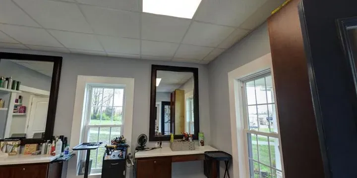 https://cdn.salonspotlight.com/photos/4RA0evcSpsojwbFV0VK1/655b8f99-d2f6-40a4-aa83-9885ef8d63ce_720x720