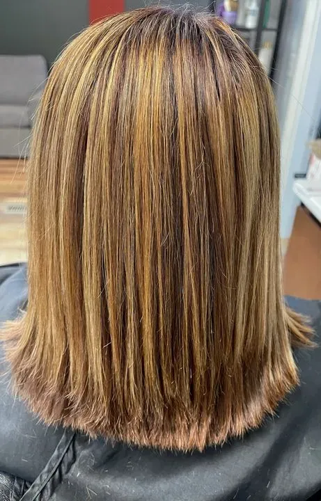 https://cdn.salonspotlight.com/photos/4RA0evcSpsojwbFV0VK1/9c54242b-d1fd-4cdc-982e-e5d799570f6f_720x720