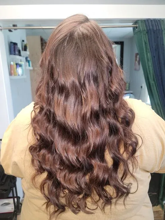 https://cdn.salonspotlight.com/photos/4RA0evcSpsojwbFV0VK1/cb9211d1-5cf8-45c9-9724-9932aa111e8f_720x720