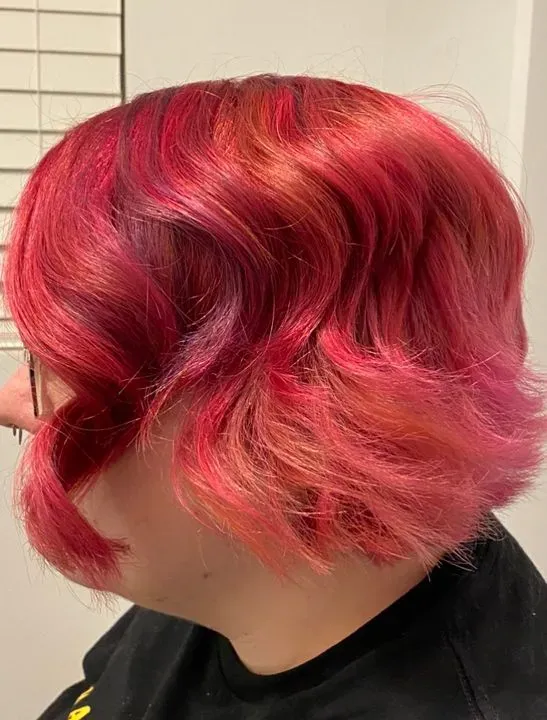 https://cdn.salonspotlight.com/photos/4SG6TTLAnNjsn8jOgImg/04e42423-64be-4270-a96e-52f6a64a8bc1_720x720