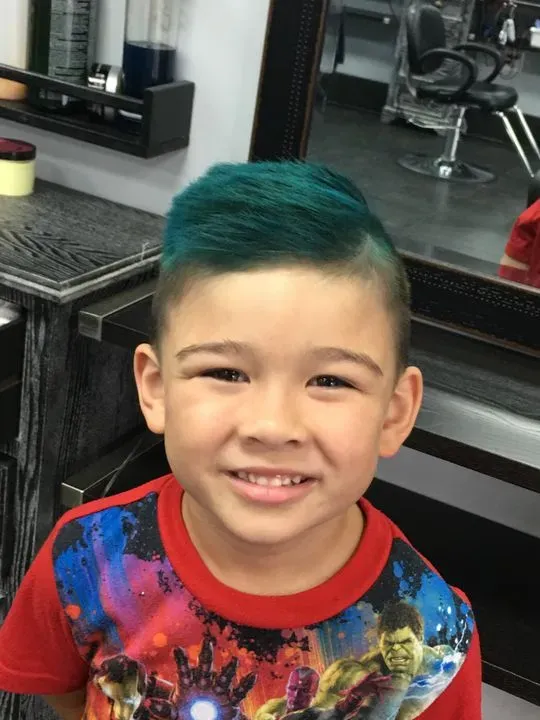 https://cdn.salonspotlight.com/photos/4TCnyP7wYThf3Kwgx6ys/d6360e10-8a59-4cb4-a6fd-dbe2f707d86a_720x720