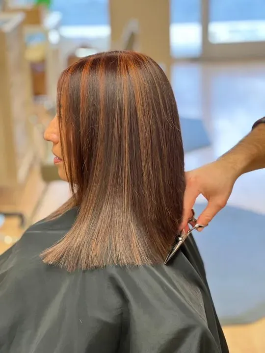 https://cdn.salonspotlight.com/photos/4W64IbQX1b8FqvW6QCUB/189662fe-b48b-45c6-97c5-705974d1a50a_720x720