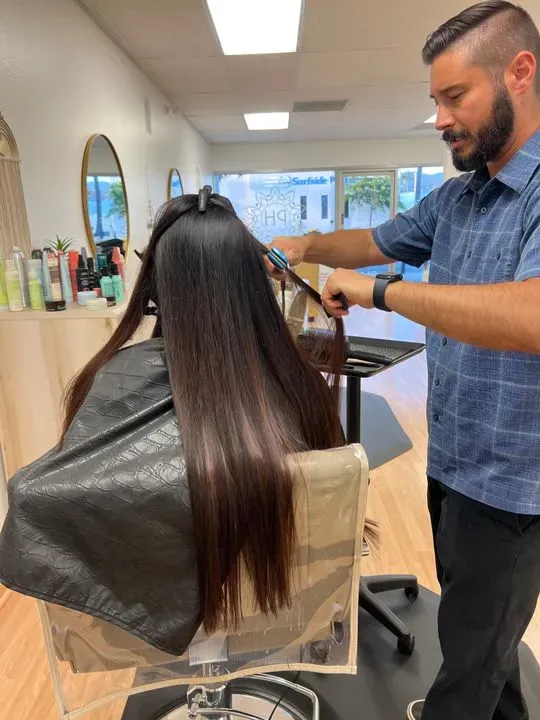 https://cdn.salonspotlight.com/photos/4W64IbQX1b8FqvW6QCUB/52e38927-4c33-4ed1-9a24-67eca9d96372_720x720