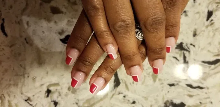 https://cdn.salonspotlight.com/photos/4WFXTF5czYTKCwuUptsm/f75e19c5-e585-4c18-929d-f480e98aa070_720x720