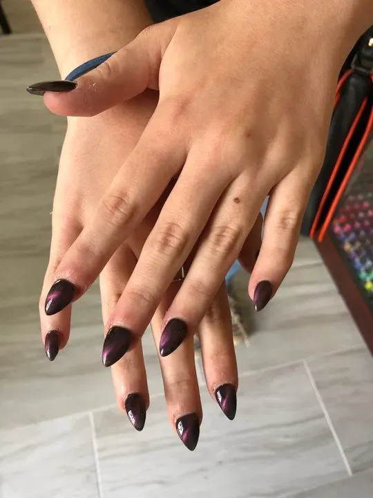 https://cdn.salonspotlight.com/photos/4XKs96T410zB2cAkmKsU/6fee9743-c56d-43a7-8aab-88c03c3fbdb5_720x720
