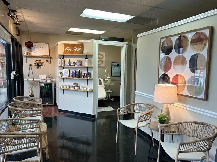 https://cdn.salonspotlight.com/photos/4aNeC137Wufab9wh9fxO/1e3811c0-a0ee-4e92-ac34-2d9ada488c87_720x720