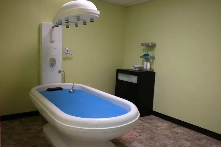 https://cdn.salonspotlight.com/photos/4aQxDcz3HU4CkKrU09T8/56aec79c-87f0-4894-ac42-e7618141f361_720x720