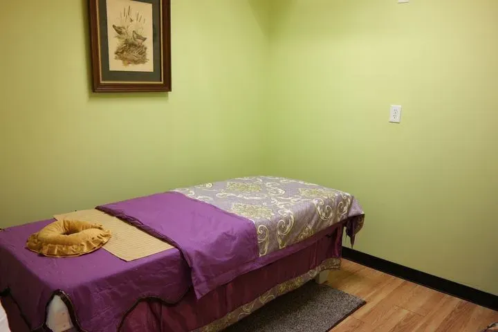 https://cdn.salonspotlight.com/photos/4aQxDcz3HU4CkKrU09T8/576dce2f-edf4-4141-b7a7-a616247b4ff5_720x720