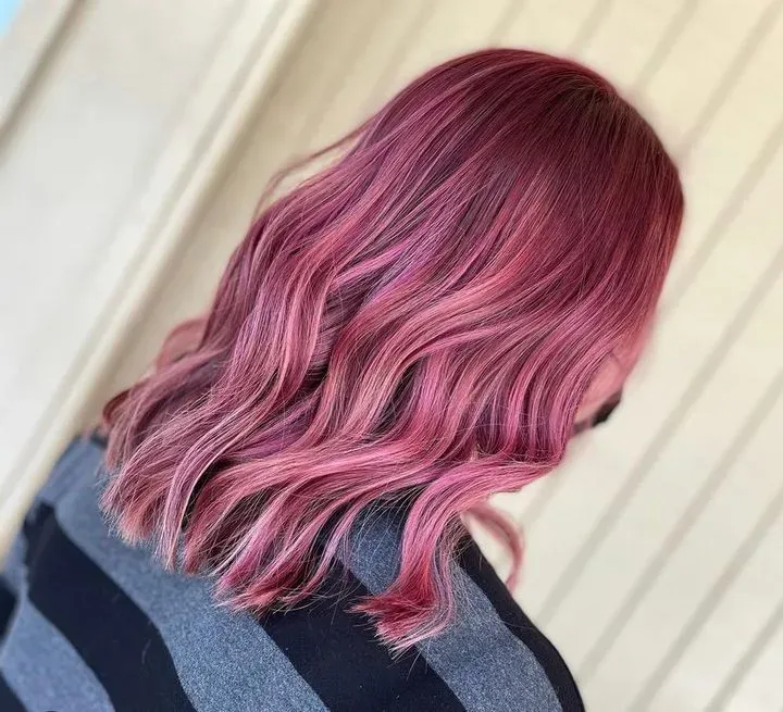 https://cdn.salonspotlight.com/photos/4cF46PzClq7YvSXUn5dE/4882be1f-b738-4f80-bd0f-0218975b5847_720x720