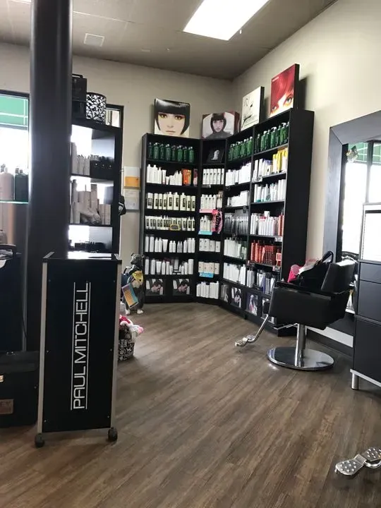 https://cdn.salonspotlight.com/photos/4dSEOMX4LEXUGSmVndwm/740ee12a-8fa6-431b-83a3-159311dd974c_720x720