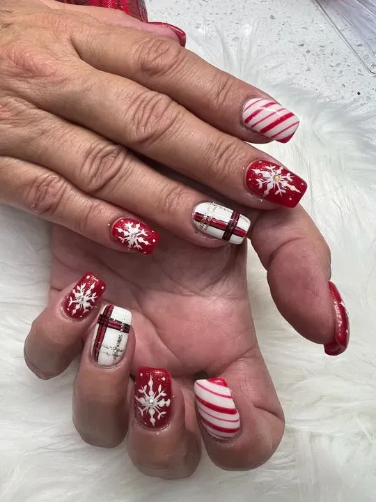 https://cdn.salonspotlight.com/photos/4e977t3fTiDOPhcGgm2p/bf422bbb-f6a3-4920-8097-bbc04dc2a11f_720x720
