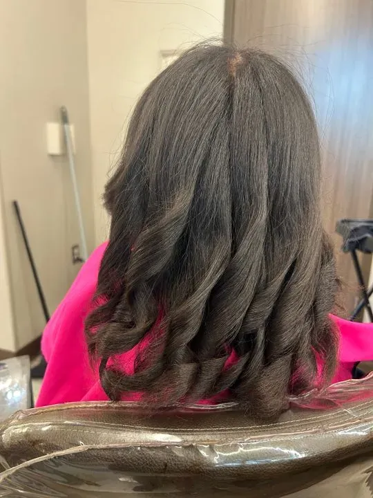 https://cdn.salonspotlight.com/photos/4hUEunVYVR3vw5hoUzLt/072d5aa4-ee57-435e-bca0-4d7199b03b70_720x720