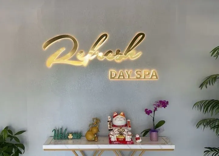 https://cdn.salonspotlight.com/photos/4m0lsKYobqwURgetSyxs/c1c44a21-de04-46e7-957d-552ebf41111a_720x720