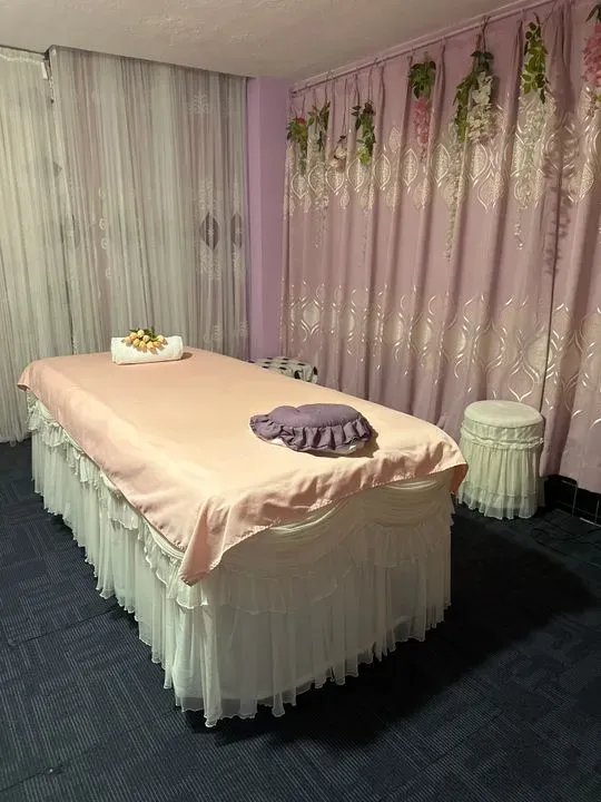 https://cdn.salonspotlight.com/photos/4mkMW06BB8RgN6qZIHSB/92492490-2041-4092-8cd6-d376b736c5b4_720x720