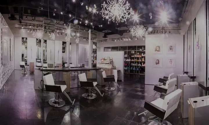 https://cdn.salonspotlight.com/photos/4ofwpTLP6QUK4j8OSdK2/858bfe66-54d0-44fd-b42c-3ff4807f612e_720x720