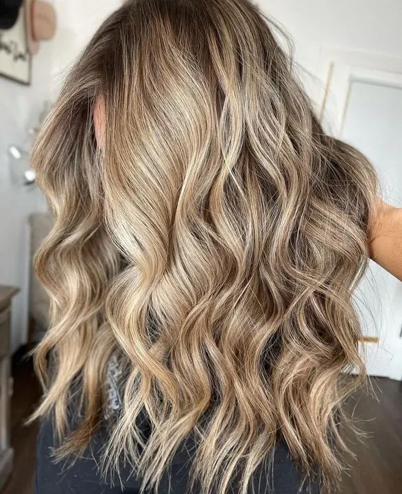 https://cdn.salonspotlight.com/photos/4qBVPYytorC4Qq9Q9Pqd/57d993a1-6078-45e2-850f-4ed367e1e818_720x720