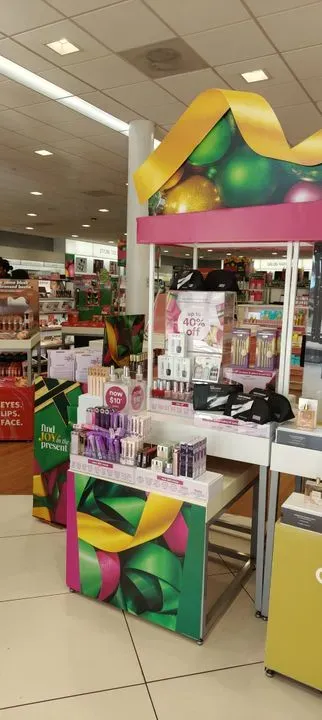 https://cdn.salonspotlight.com/photos/4tUvgMgPVyyVZPtFlmzK/bbd2fd72-2dfe-40f5-b675-2f6a8a69f4f4_720x720