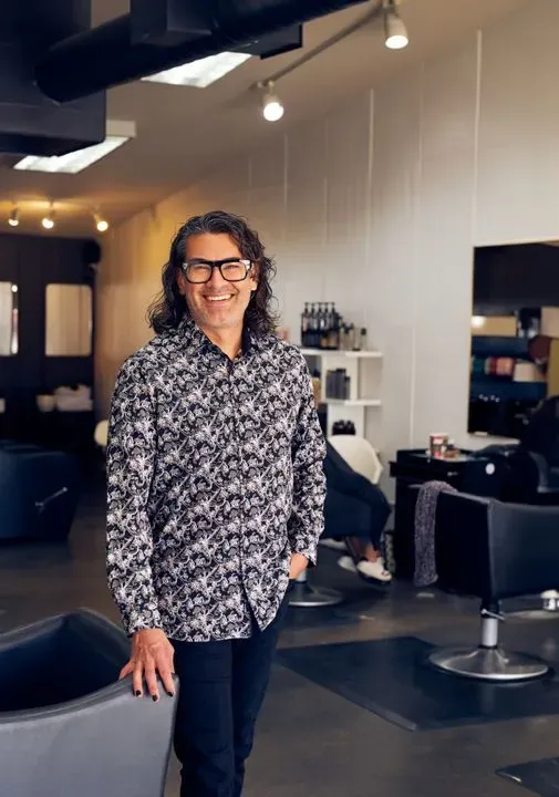 https://cdn.salonspotlight.com/photos/4xNZjti1QUzsSuQh4wb1/3e8cea33-c76f-4b27-8d7d-aff8d2db78f3_720x720