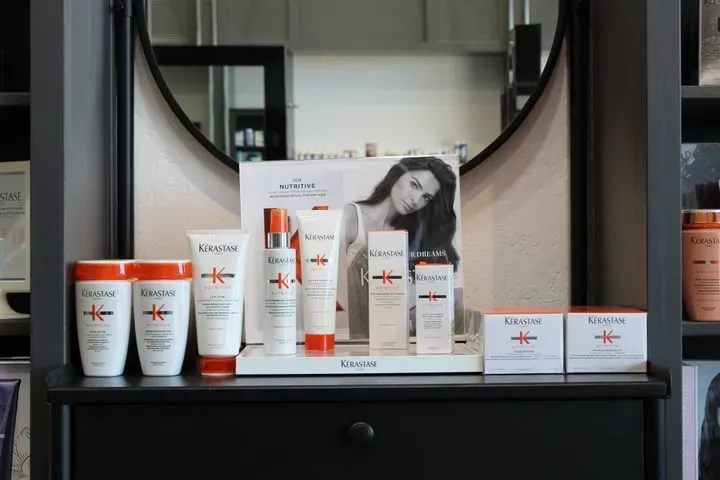 https://cdn.salonspotlight.com/photos/4xTd23x6v6oEsG0dMwqK/057674fa-dc15-4e49-92ed-f5775fe50e5e_720x720
