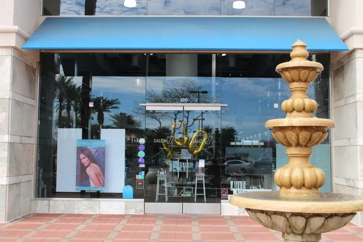 https://cdn.salonspotlight.com/photos/4xTd23x6v6oEsG0dMwqK/e4774d91-bea5-4765-8190-1a7fb518f706_720x720