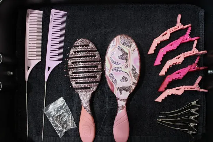 https://cdn.salonspotlight.com/photos/4xTd23x6v6oEsG0dMwqK/eec14535-cb85-494c-8177-700595077f3f_720x720