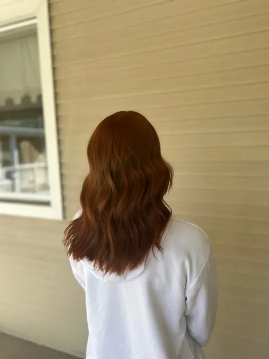 https://cdn.salonspotlight.com/photos/4xmpHElvTFAtwWc6EyIq/6a0be468-e46e-48e2-8bf1-6a33cfd7cd7b_720x720