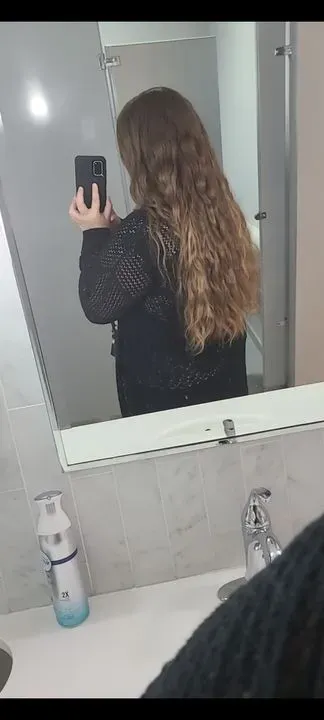 https://cdn.salonspotlight.com/photos/4xmpHElvTFAtwWc6EyIq/a63f6ace-ef83-4ad5-813c-525ef6f74520_720x720