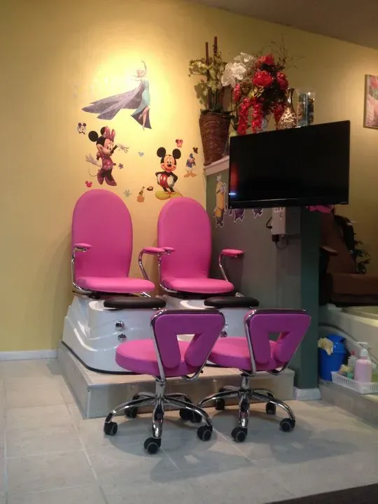https://cdn.salonspotlight.com/photos/4yBvc7jY8HFJ8ZpPiV9w/2378732b-10b9-417c-98b6-94446cd6e937_720x720