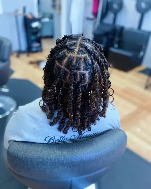 https://cdn.salonspotlight.com/photos/4yHPagN1kZVXdj9x2NPx/7dfdbc63-0769-4360-b69f-4890d5f9ede6_720x720