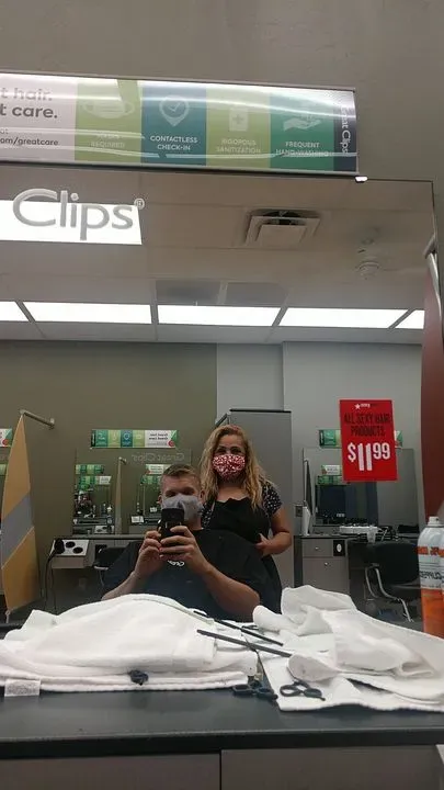 https://cdn.salonspotlight.com/photos/50imNFFlDpEnLDjuAINx/14a54fc5-c586-4534-b16a-4dbaca79e353_720x720