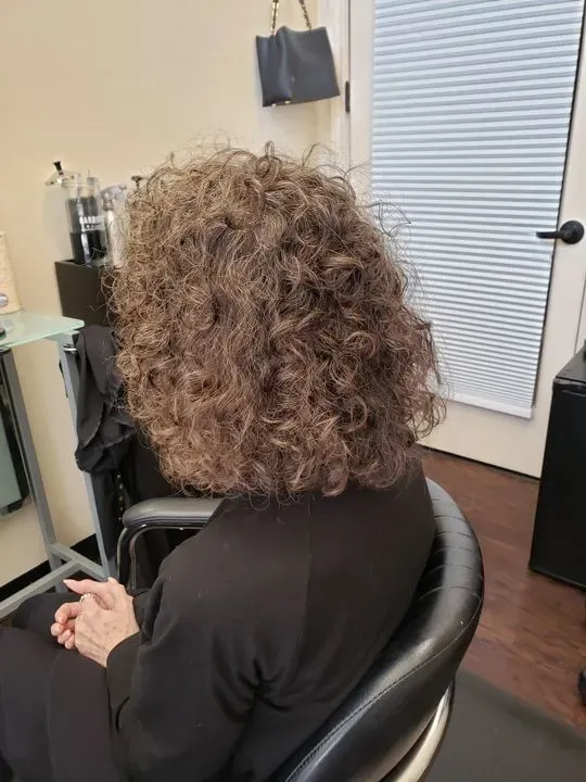 https://cdn.salonspotlight.com/photos/52rj2wmtgmqqvYcpq6Lo/dad45345-b039-4fd3-ac07-b6876775a8ab_720x720